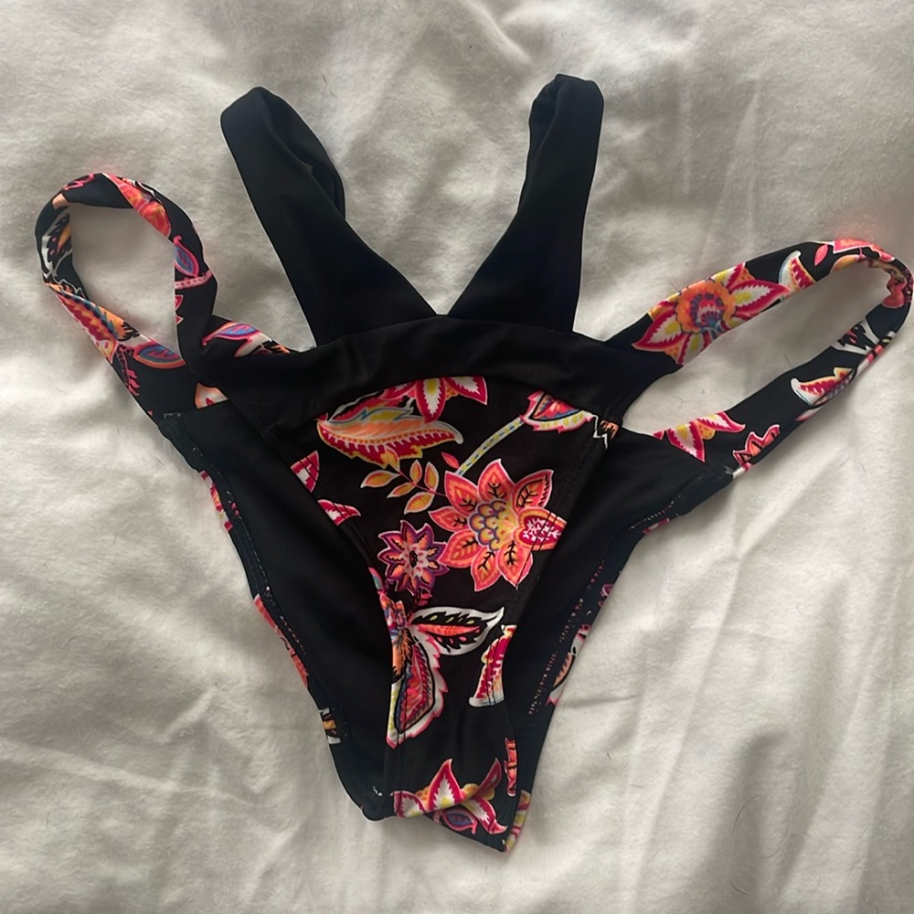 Unique bikini bottoms